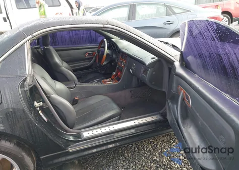 2002 Mercedes-Benz Slk 320 z USA, uszkodzony, nr VIN WDBKK65F42F268714